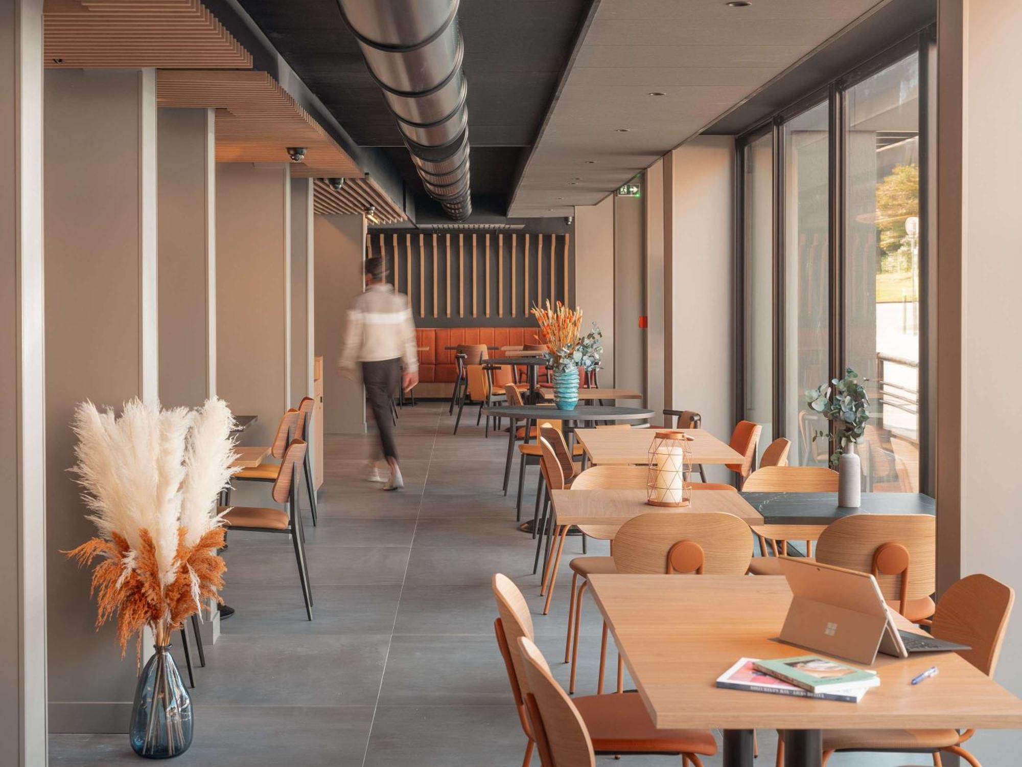 Novotel Paris Val De 4*