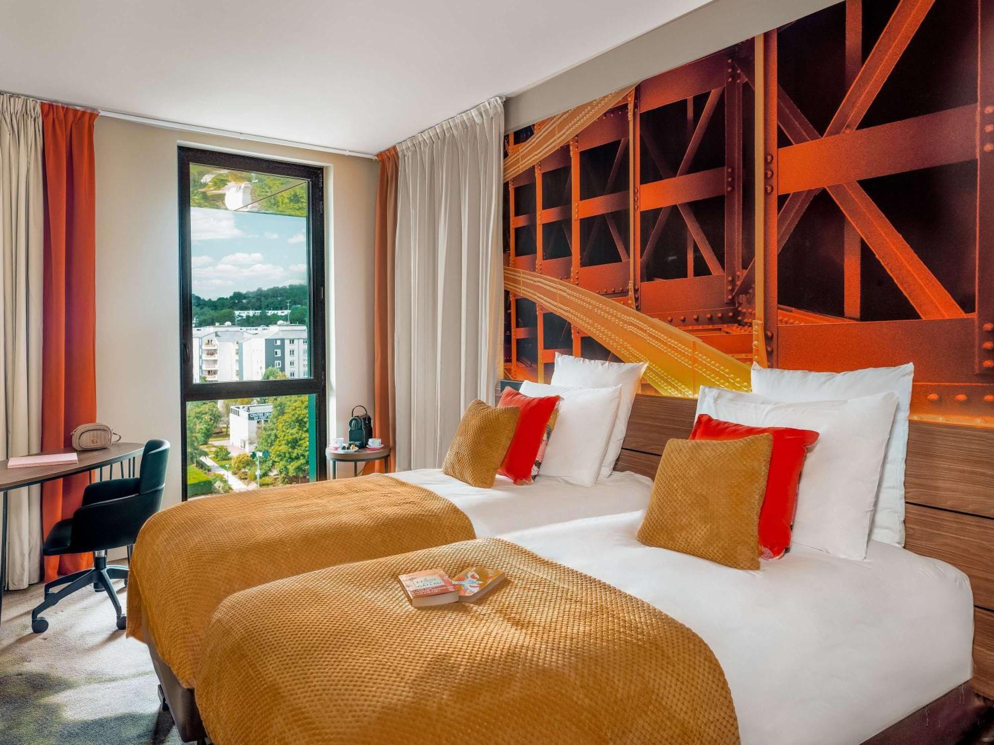 Hotel Novotel Paris Val De 4*